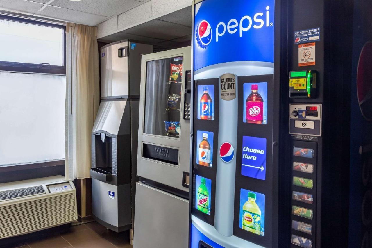 Comfort Inn&suites Near Mall Hotel 3*