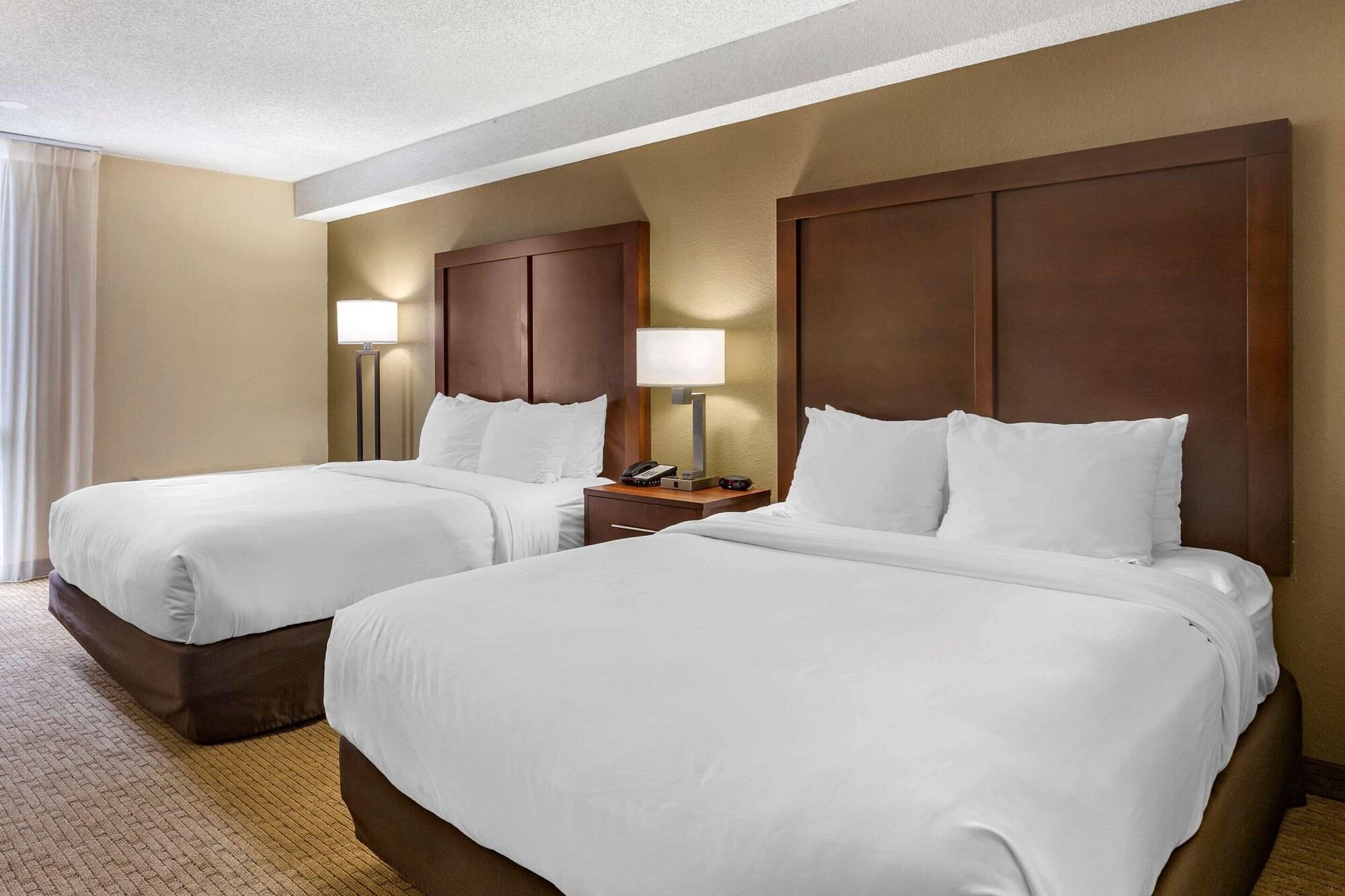 Comfort Inn&suites Near Mall Hotel 3*