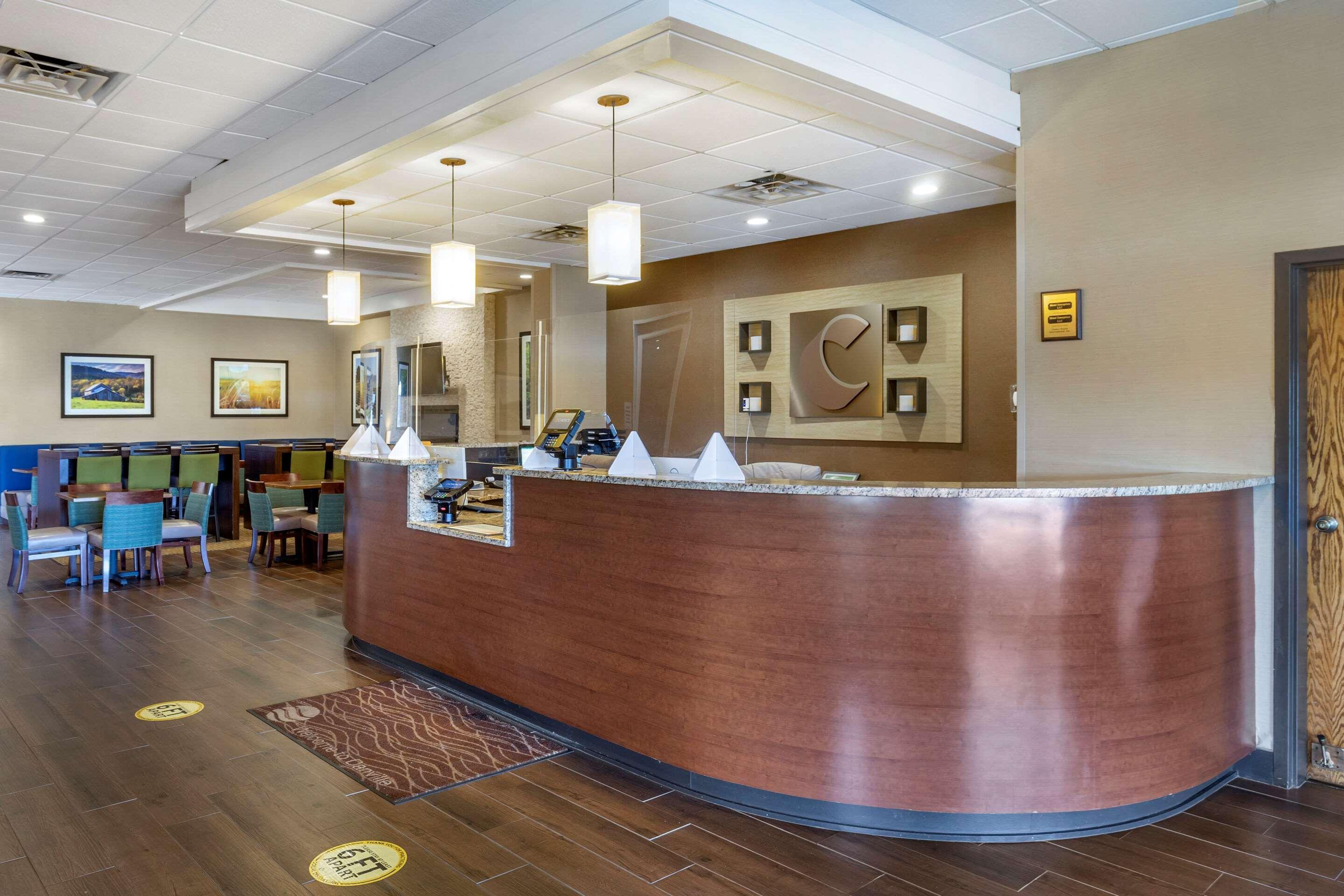 Comfort Inn&suites Near Mall