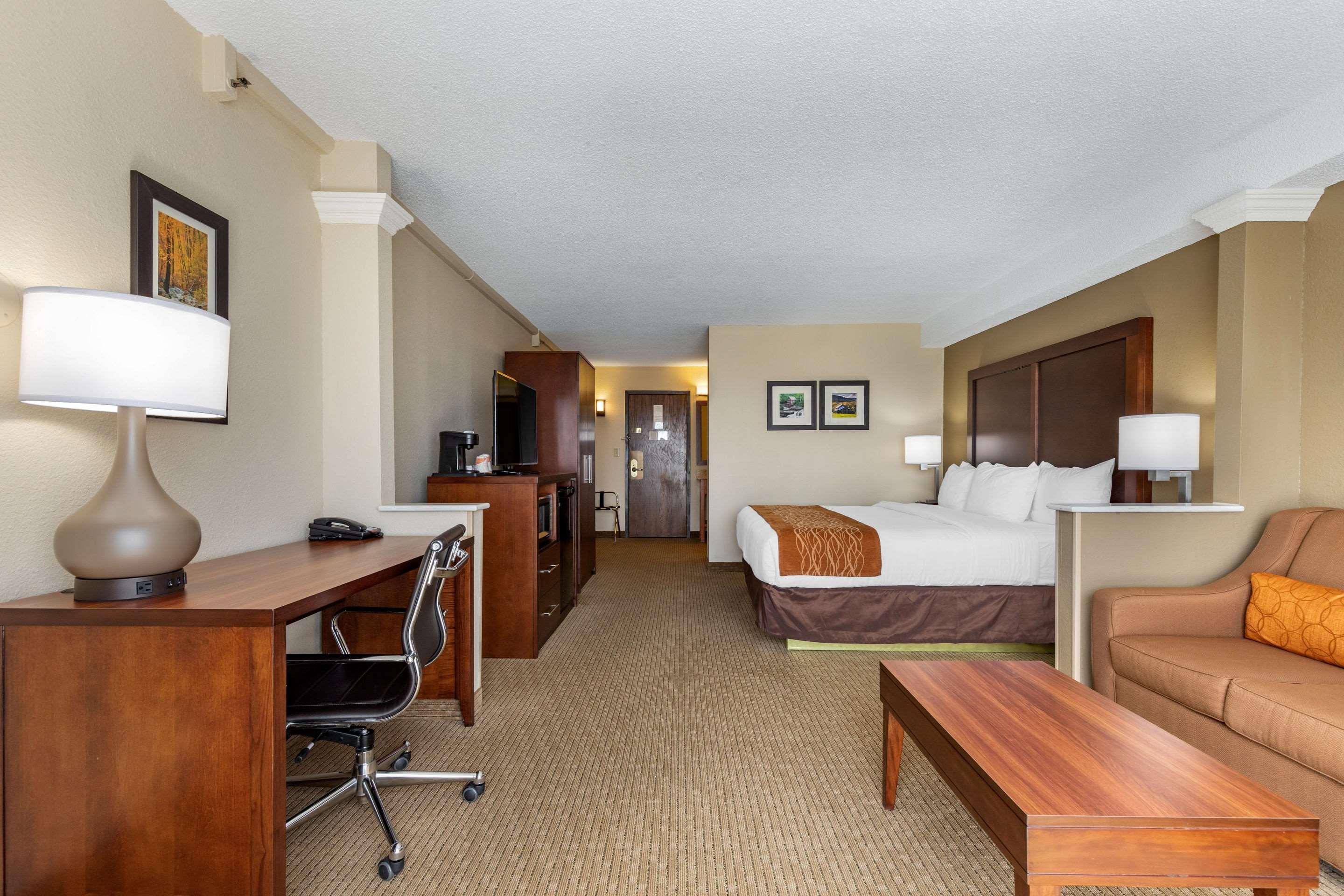 Hotel Comfort Inn&suites Near Mall 3*