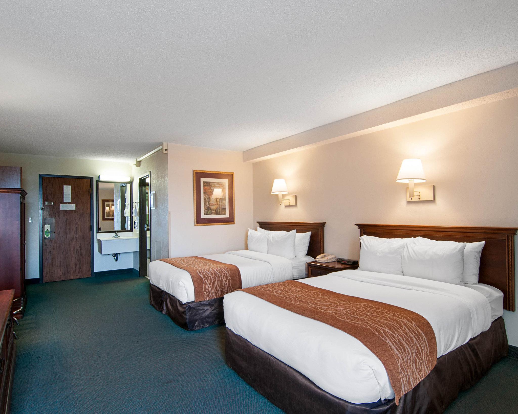 Comfort Inn&suites Near Mall Hotel