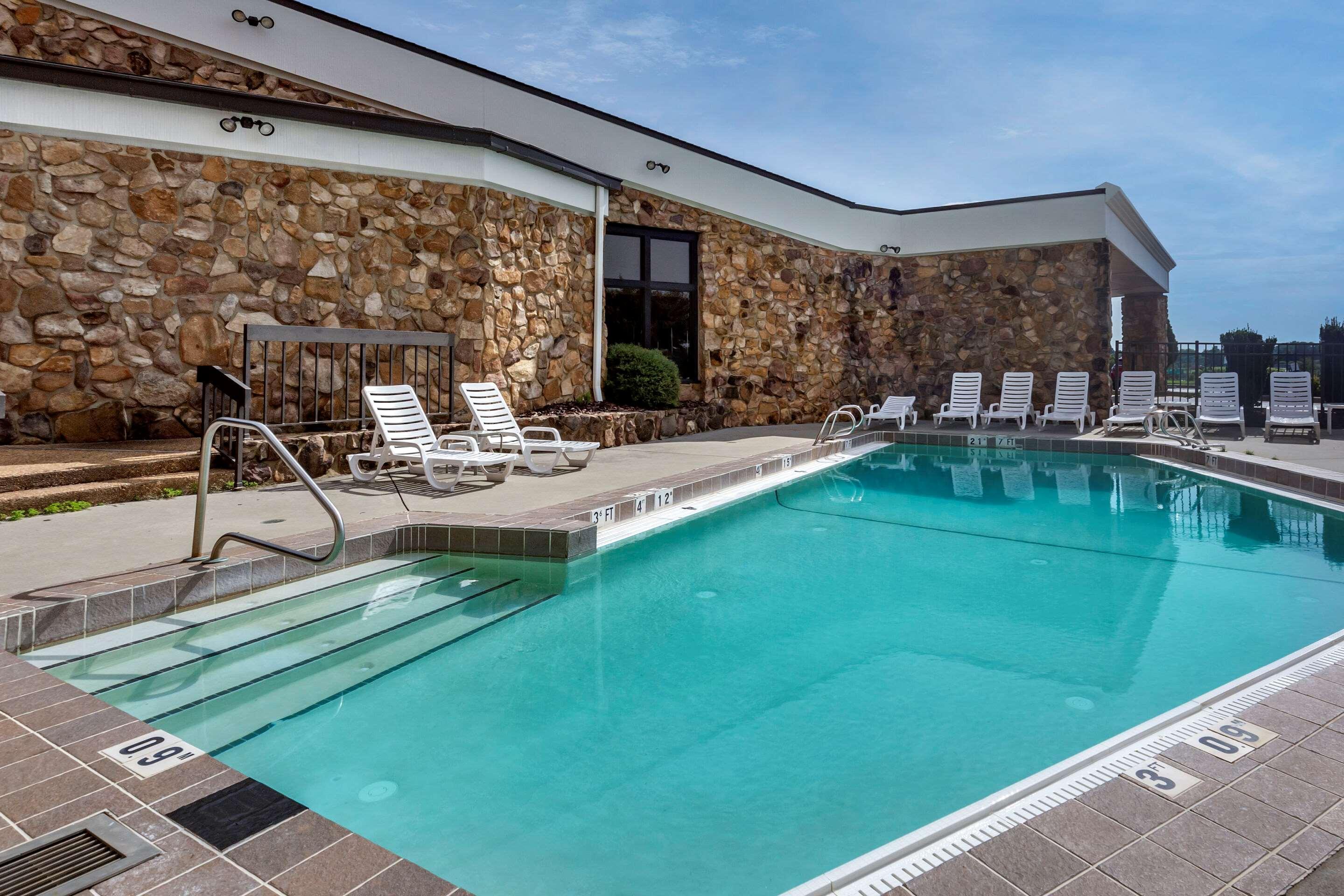 Comfort Inn&suites Near Mall 3*