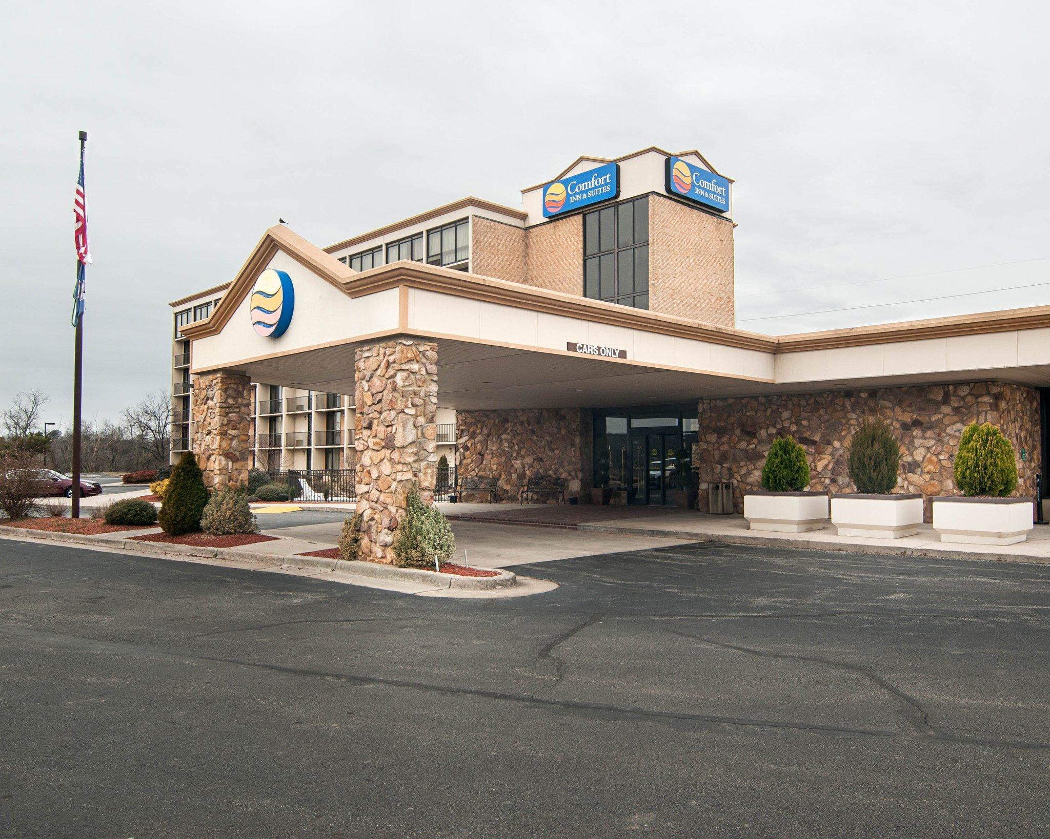 Comfort Inn&suites Near Mall Hotel 3*