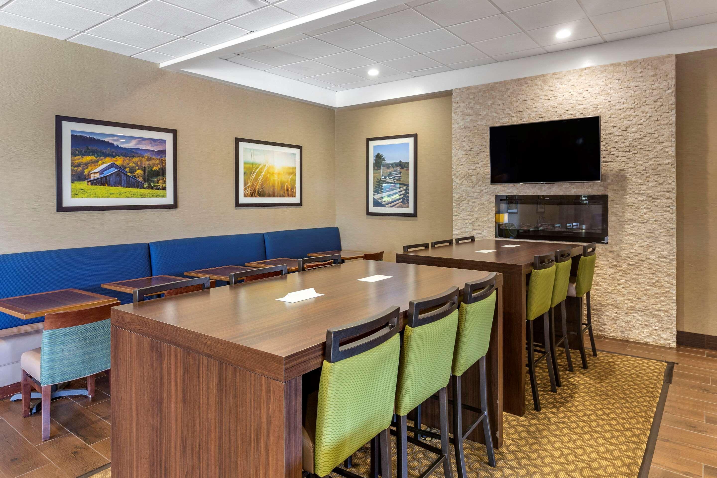 Hotel Comfort Inn&suites Near Mall