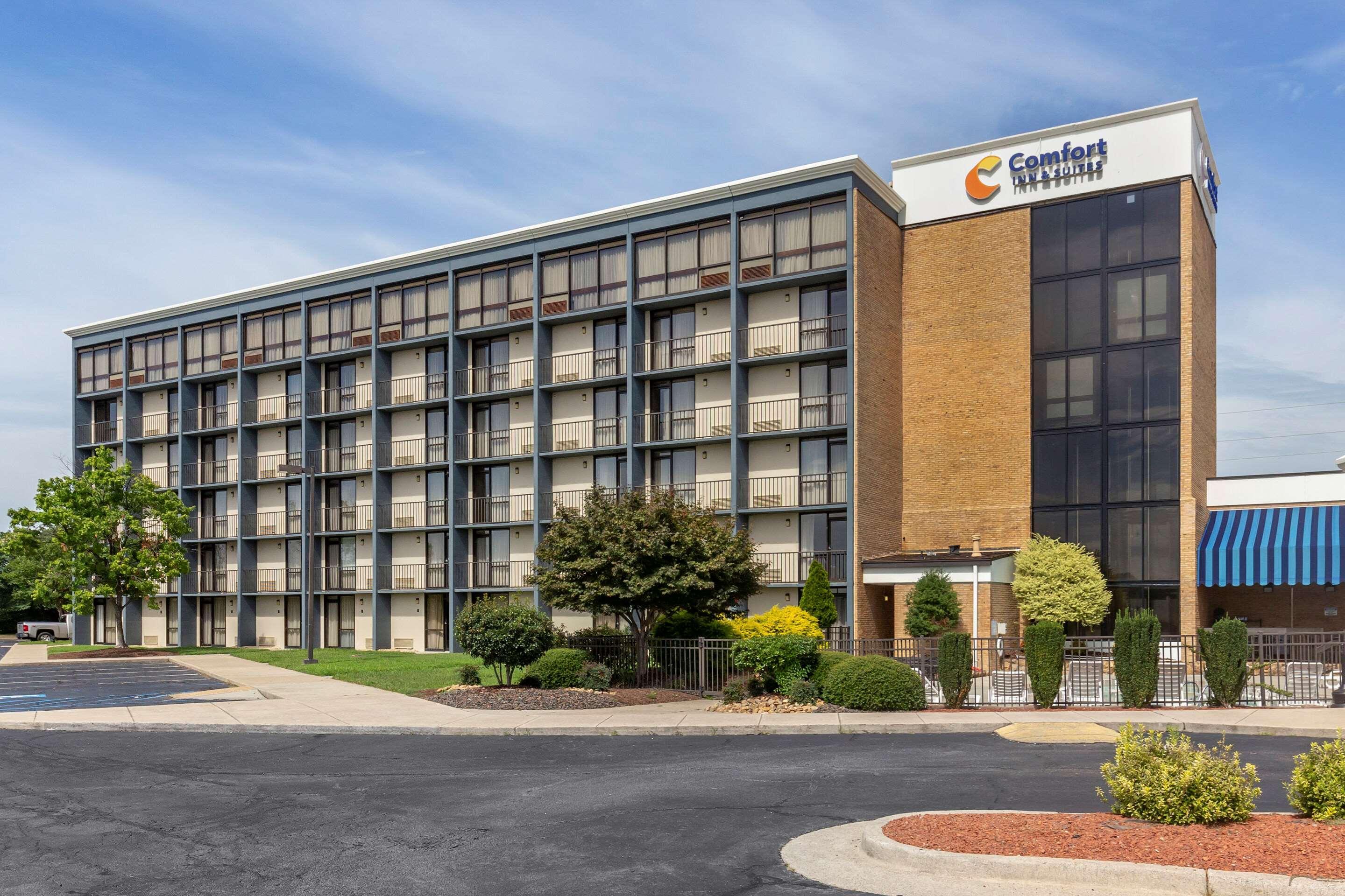 Comfort Inn&suites Near Mall Hotel