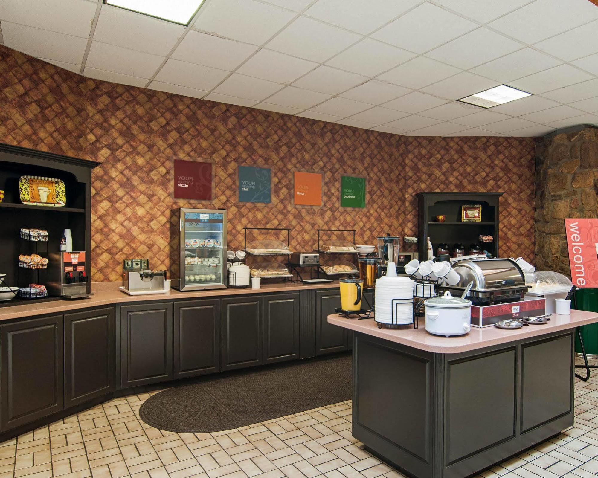 Comfort Inn&suites Near Mall Hotel Danville